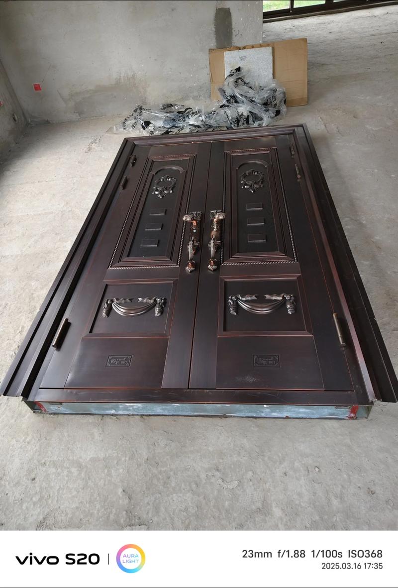 图盾铜门 1600mm×2500mm别墅门，为传世府邸铸造第一道威仪